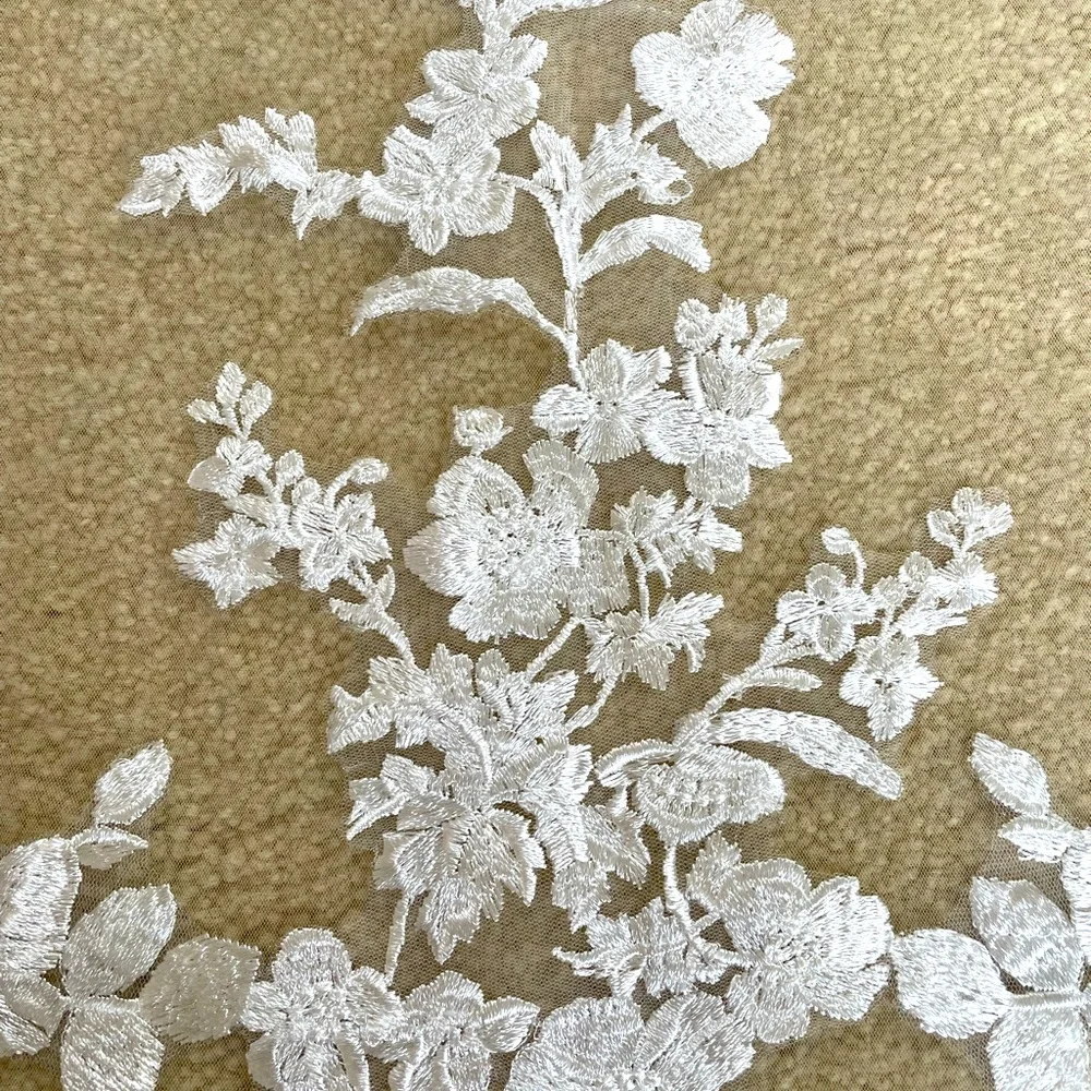 SOLD - Off White Cathedral Veil with Metal Comb - 118 inches - Picture 4 of 7